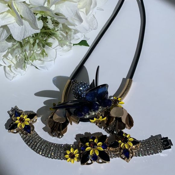 πππBanana Republic set of necklace and bracelet πππ - Picture 14 of 14